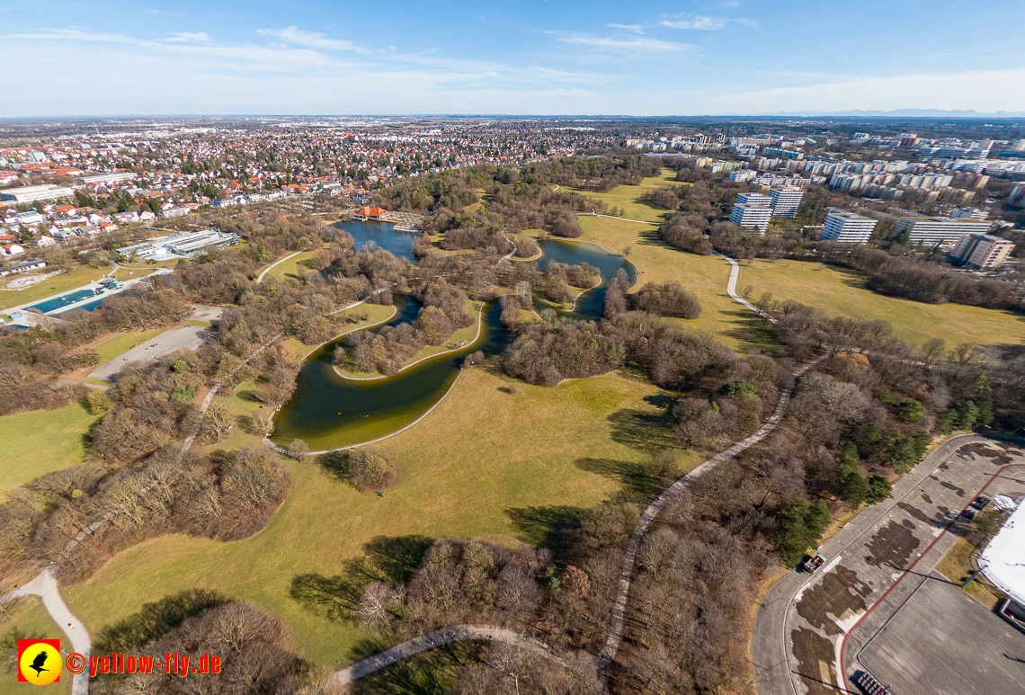20.02.2023 -  Ostparksee und Schule am Strehleranger mit Umgebung in Neuperlach